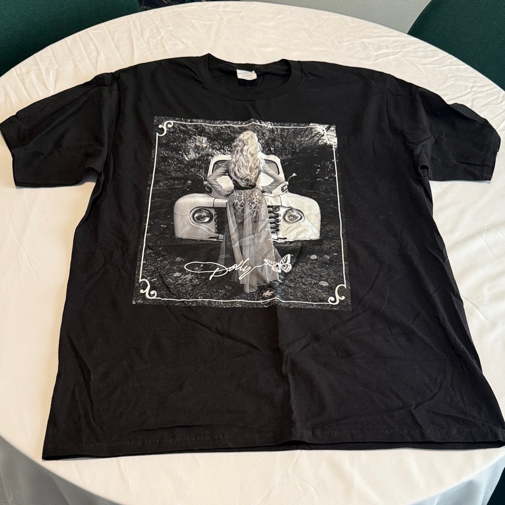Black Dolly Parton T-Shirt - Picture 4 of 5